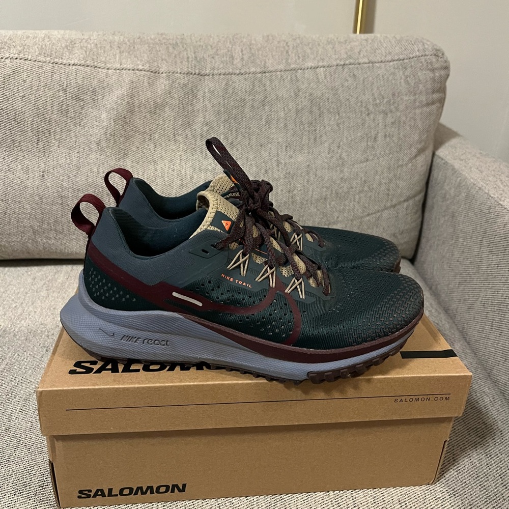 Nike Pegasusus Trail Women’s 9